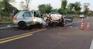 Motorista invade pista, bate em carro e morre na BR-267