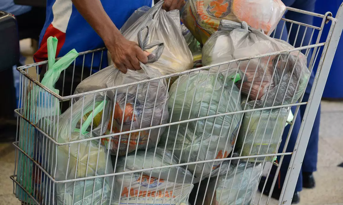 Preço da cesta básica tem queda pelo segundo mês em Campo Grande