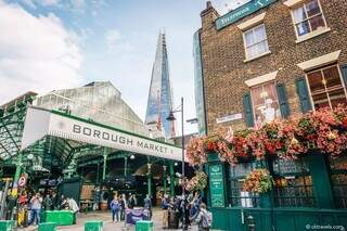 O Borough Market está na lista dos passeios gratuitos em Londres, lugar de gastronomia diversa e barata (Foto: Reprodução)