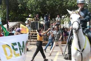 Vereadora Luiza Ribeiro durante manifestação do &#34;Grito dos Excluídos&#34;, na Avenida Afonso Pena (Foto: Marcos Maluf)