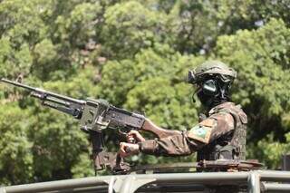 Militar durante desfile em comemoração ao 7 de Setembro (Foto: Marcos Maluf)