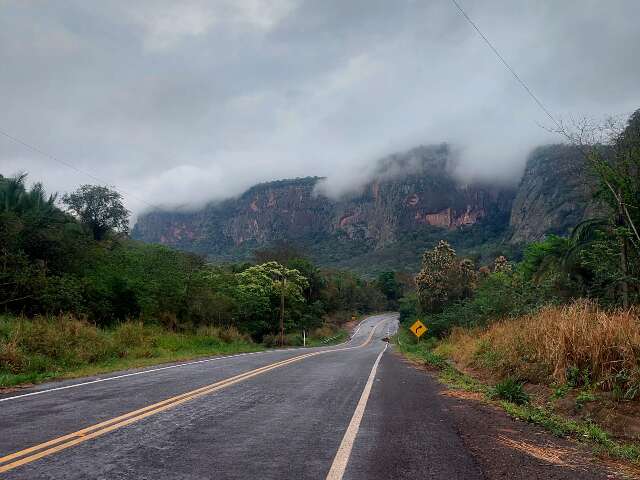 Chuva transforma paisagem de Aquidauana em &#039;cart&atilde;o-postal&#039; 