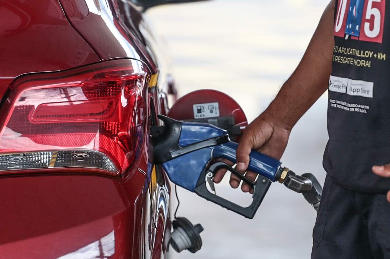 Você acha mais vantajoso abastecer seu veículo com gasolina ou etanol?