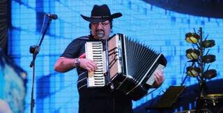 Shows regionais, provas e comidas t&iacute;picas movimentam CLC neste s&aacute;bado