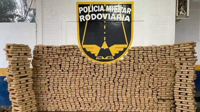 Homem &eacute; preso com 1 tonelada de maconha em caminhonete roubada