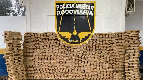 Homem &eacute; preso com 1 tonelada de maconha em caminhonete roubada