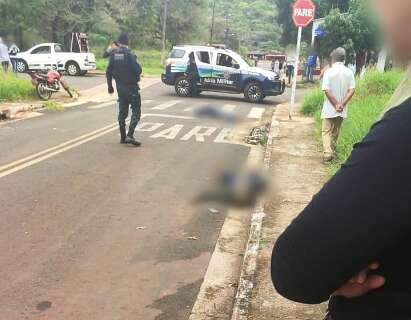 Dois homens s&atilde;o mortos a tiros no meio da rua em cidade da fronteira