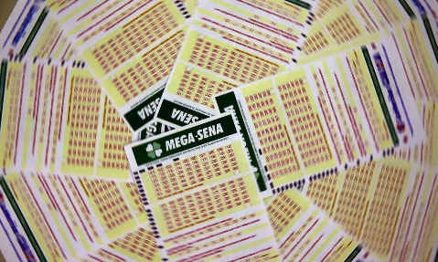 Tr&ecirc;s apostas de MS faturam R$ 24 mil em quina da Mega-Sena