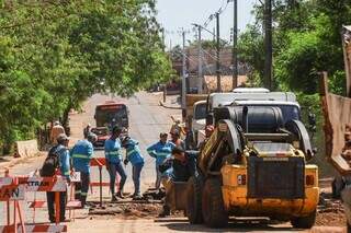 Previsão é que trabalho emergencial dure até 12h (Foto: Henrique Kawaminami)