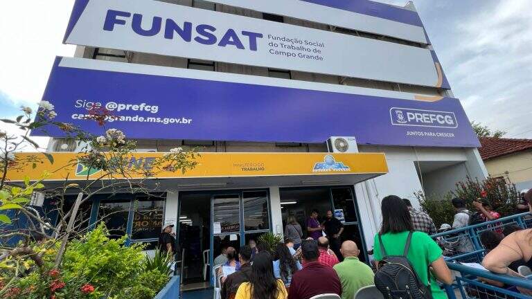 Depois do feriado, Funsat reabre com 2,3 mil vagas de emprego em Campo Grande