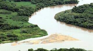 Parte do Rio Taquari, no Pantanal, assoreado. (Foto: Governo de MS)