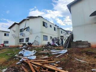 Residencial Buriti, em Corumbá, teve 17 blocos destelhados (Foto: Divulgação/Defesa Civil)