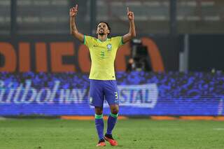 Zagueiro Marquinhos comemorando único gol da partida (Foto:Vitor Silva/CBF)