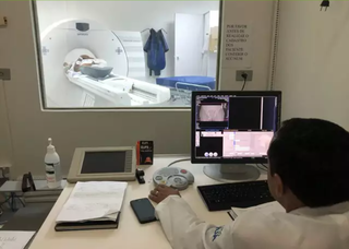 Exame de imagem em Hospital de Ponta Porã, a 323 km de Campo Grande. (Foto: SES)