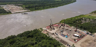 Cenário das obras em frente ao Rio Paraguai, em Mato Grosso do Sul. (Foto: Edemir Rodrigues)