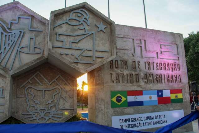 Inaugura&ccedil;&atilde;o de monumento marca a consolida&ccedil;&atilde;o da Rota Bioce&acirc;nica