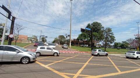 Em 1 hora, semáforos desligados causam acidentes na Afonso Pena