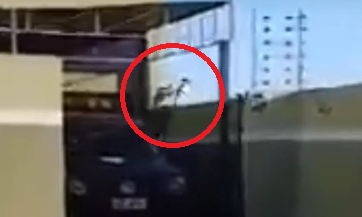 Vídeo mostra bandido pulando o muro para fugir da polícia