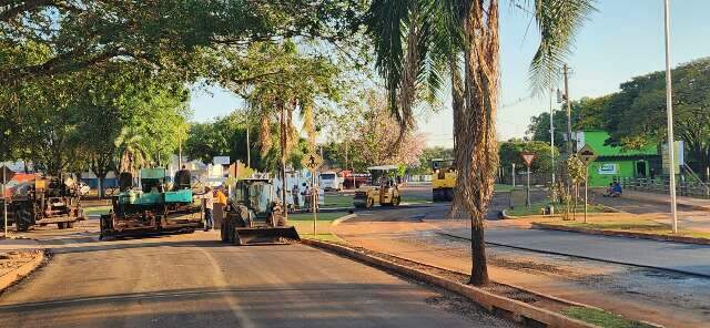 Trabalhos de reforma seguem na Avenida Filinto Muller neste domingo