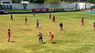 Jogo entre Portuguesa e Comercial foi no Estádio Olho do Furacão, no Jardim Los Angeles (Foto: Assessoria) 