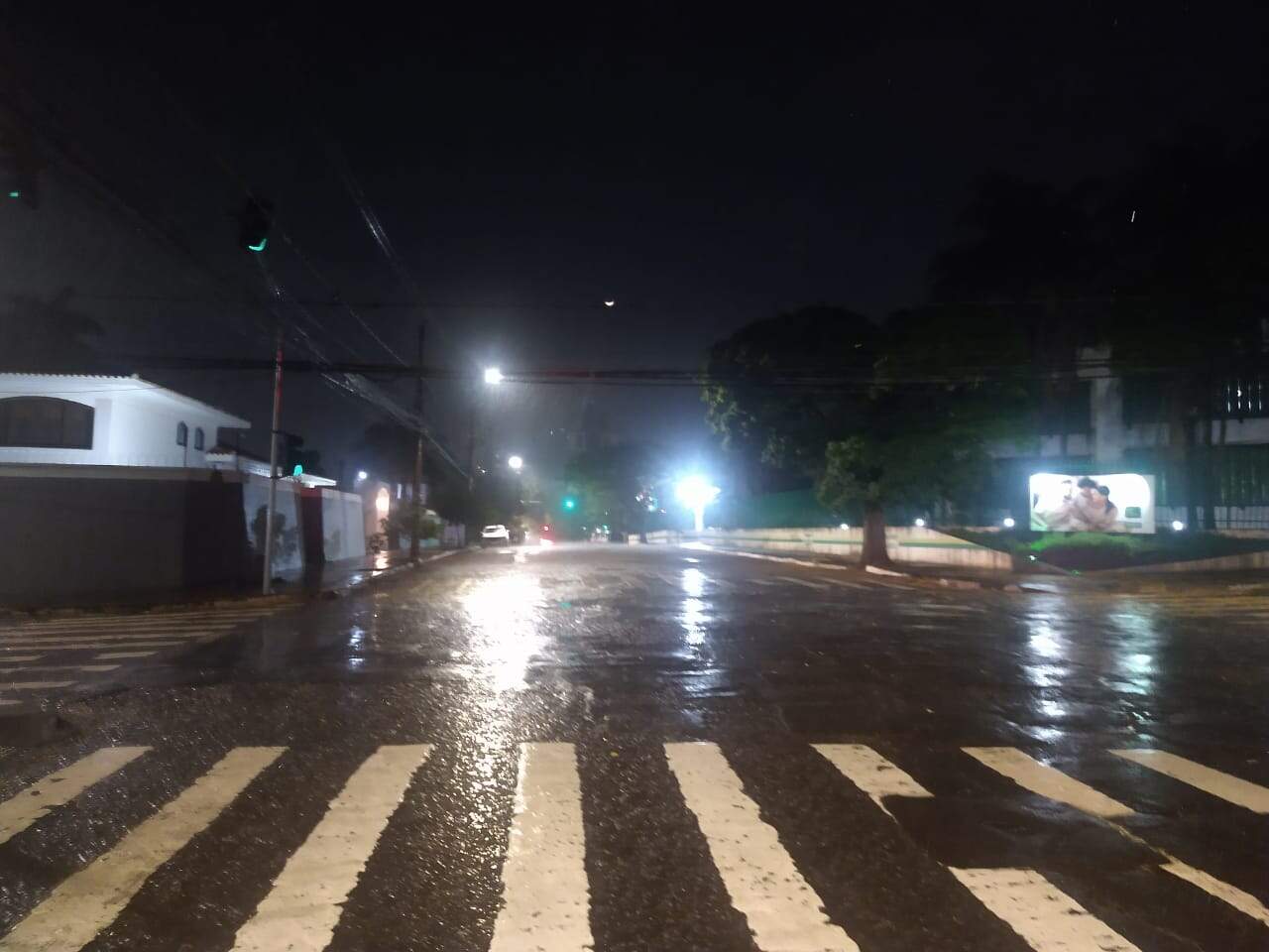 Chuva começa a aparecer na noite de domingo em Campo Grande