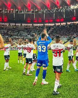 Com gol de Calleri, São Paulo sai na frente na decisão contra Flamengo