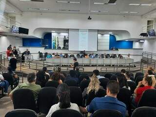 Audiência pública sobre criação do hospital municipal na Câmara Municipal de Campo Grande (Foto: Carolne Maldonado)