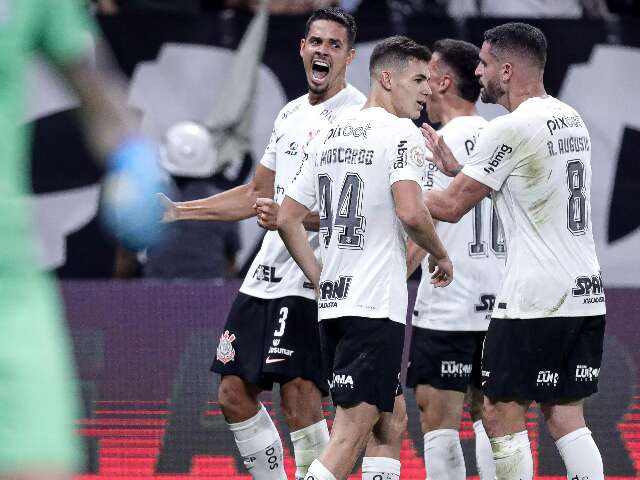 No Brasileir&atilde;o, Corinthians e Gr&ecirc;mio empatam em partida de oito gols