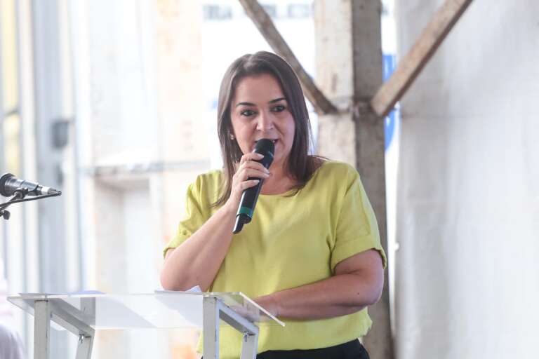 Prefeita Adriane Lopes (PP) durante evento de inauguração de centro de controle de Infovia Digital, em Campo Grande (Foto: Marcos Maluf)