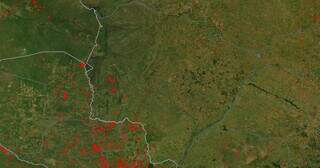 Imagens do satélite da Nasa mostram pontos vermelhos onde são registrados incêndios nas últimas 24h (Foto: Reprodução)