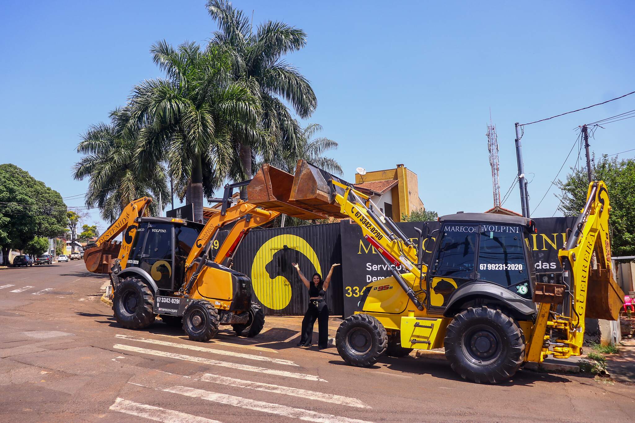 Vizinho fecha esquina com carretas e moradora reclama já bati meu carro -  Direto das Ruas - Campo Grande News