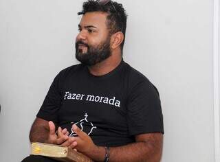 Após se assumir gay, Jairo Melo passou a frequentar a igreja inclusiva. (Foto: Juliano Almeida)