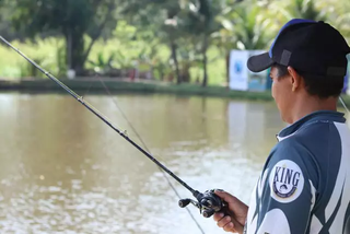 O pesque e solte atrai milhares de pescadores em Campo Grande (Foto: Pesqueiro Nippon)