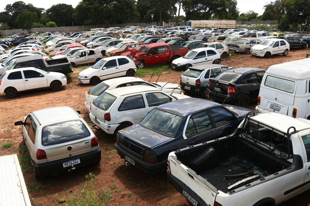 Detran abre leilão de sucata e veículos esquecidos em pátios do