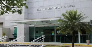Fachada do TRE (Tribunal Regional Eleitoral), situado no Parque dos Poderes, em Campo Grande. (Foto: Marcos Maluf/Arquivo)