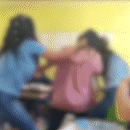 Lamentável: vídeo mostra alunas brigando dentro de sala de aula 