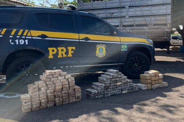 Motorista &eacute; preso com 128 kg de coca&iacute;na escondida em caminh&atilde;o na BR-262