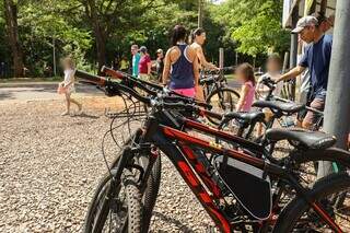 Empresa T Bike aluga bicicletas e registrou maior procura apesar do calor. (Foto: Henrique Kawaminami)