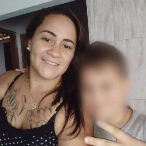 Mulher &eacute; assassinada por companheiro com golpes de fac&atilde;o 