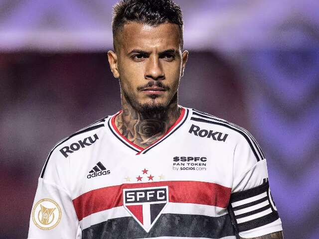  Sul-mato-grossense, zagueiro comemora: &quot;S&atilde;o Paulo entrou para a hist&oacute;ria&quot;