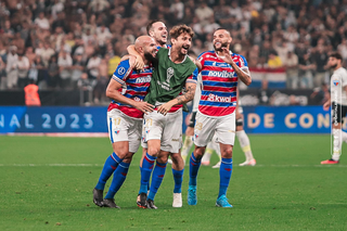 Zé Welison comemora gol com colegas de time. (Foto: Mateus Lotif/Fortaleza)