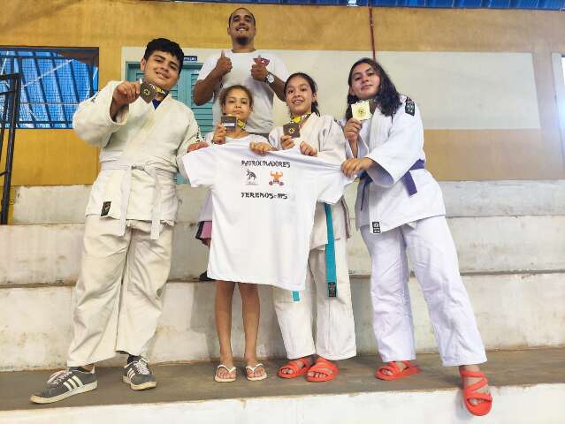 Associa&ccedil;&atilde;o Moura conquista t&iacute;tulo estadual de jud&ocirc; 2023 