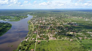 Vista aérea de Porto Murtinho, município a 439 quilômetros de Campo Grande. (Foto: Edemir Rodrigues/Governo de MS)