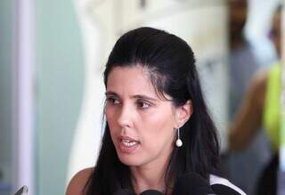 Delegada Analu Ferraz, responsável pelas investigações. (Foto: Henrique Kawaminami)