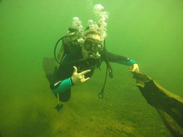 Cidade submersa é aventura de mergulhadores na divisa com SP