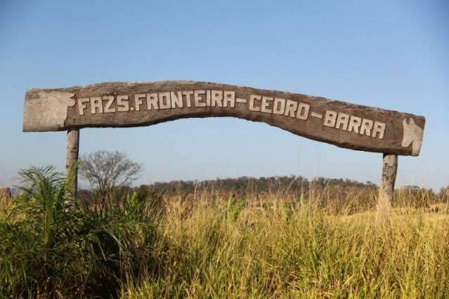 Ind&iacute;genas montam acampamento em duas fazendas de Ant&ocirc;nio Jo&atilde;o