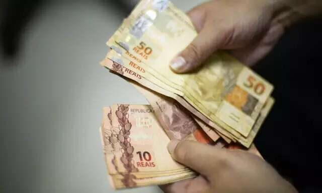 O seu 13&ordm; sal&aacute;rio j&aacute; est&aacute; comprometido? Participe da enquete