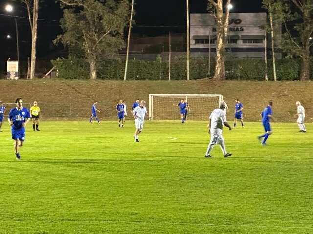 Primeira rodada da Copa Entardecer teve 22 gols em cinco jogos 