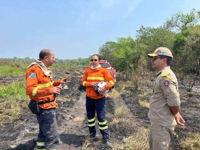 Inc&ecirc;ndios no Pantanal j&aacute; duram cinco dias 