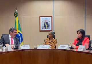 Eduardo Riedel ao lado das ministras Marina Silva e Simone Tebet (Foto: Instagram/Reprodução)